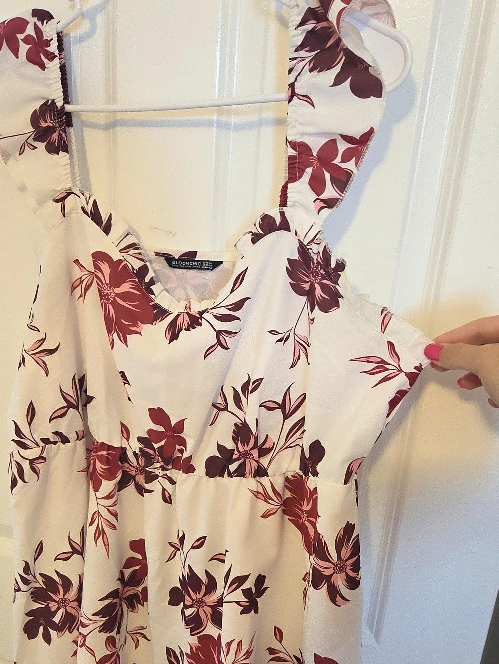 Bloomchic Floral Tank Top in White & Red Size Xl - Picture 2 of 4